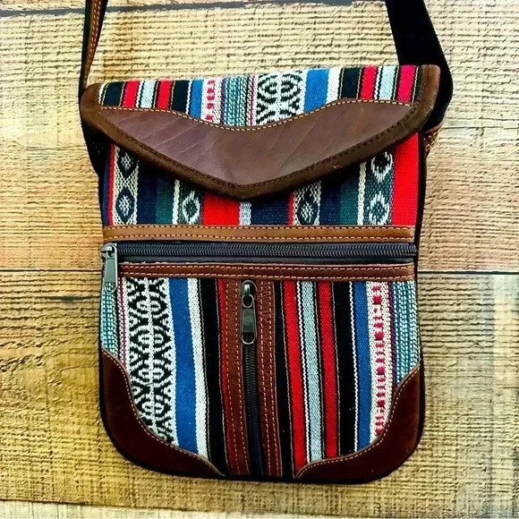 NWOT Unisex Hippie/Boho Crossbody Bag - Picture 2 of 7